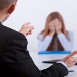 Concediată șocant pentru exces de zel: o femeie ajungea la muncă cu 40 de minute mai devreme și sfida avertismentele