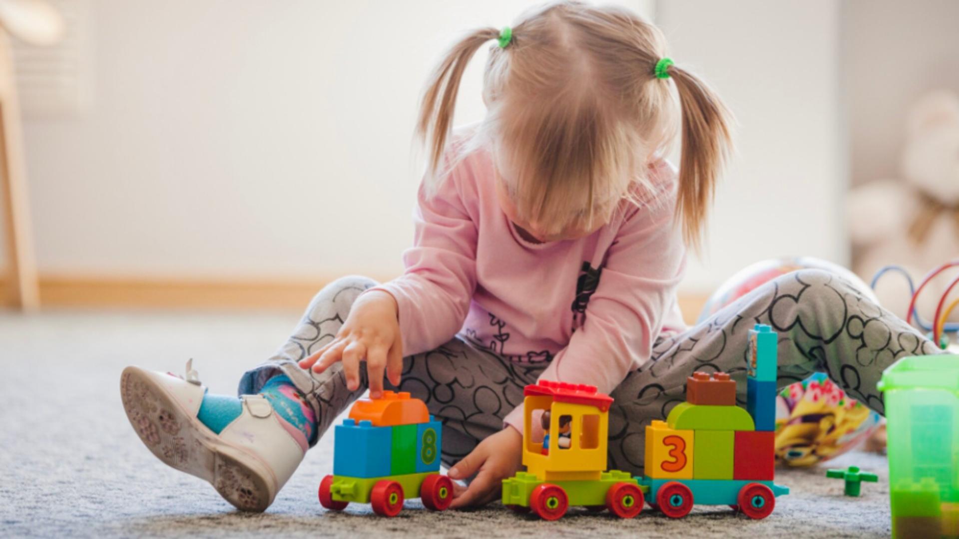 Comisia Europeană impune standarde mai severe pentru jucăriile vândute în UE. Ce se va schimba