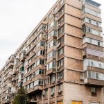 Ce amenzi se aplică la bloc în 2026 pentru nerespectarea orelor de liniște