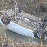 Accident grav în județul Suceava. O femeie a fost rănită, după ce s-a răsturnat cu mașina într-un șanț