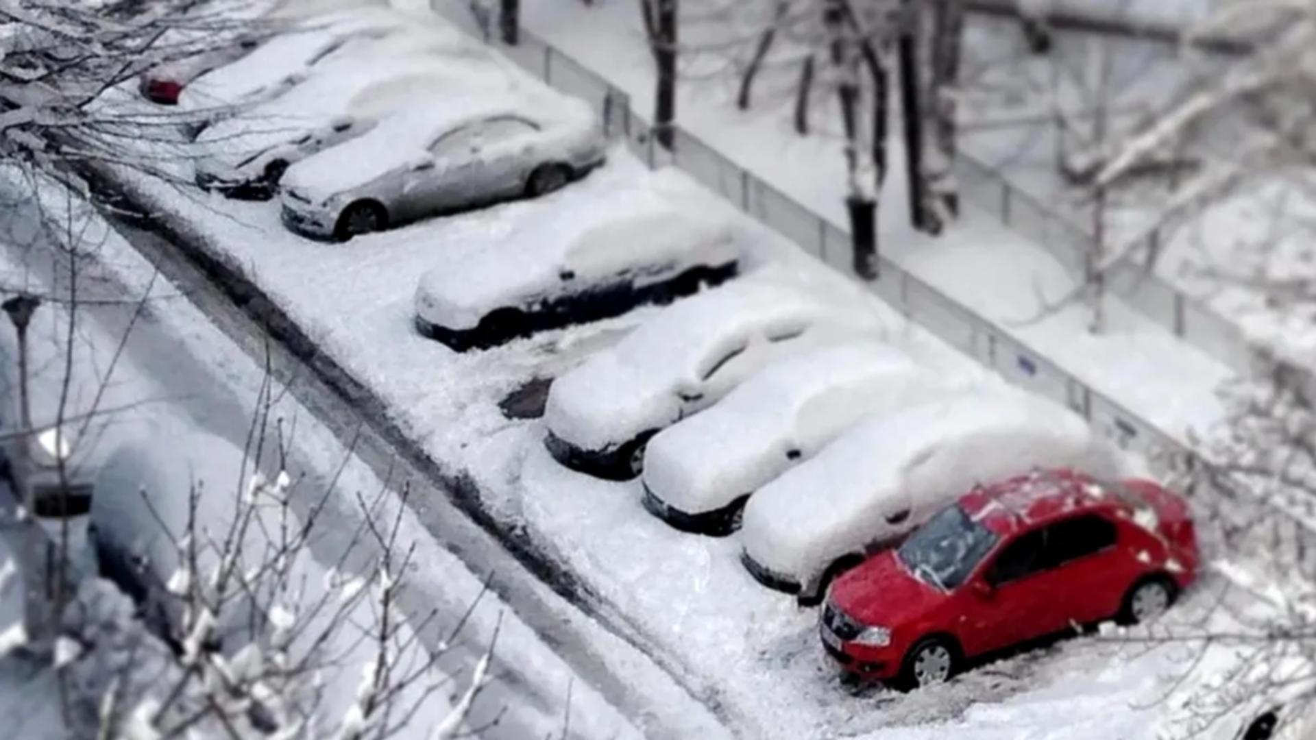 Ce obiecte nu ar trebui păstrate în mașină iarna. Greșeala colosală pe care majoritatea șoferilor o fac