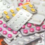 Medicamentele, tot mai scumpe: lovitură dublă pentru pacienți și spitale