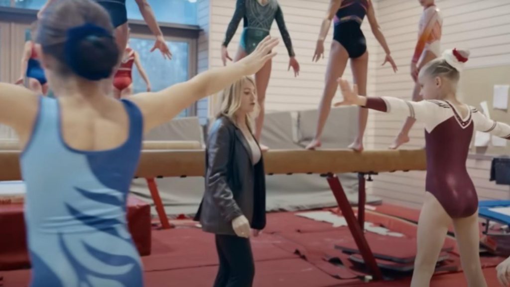 Nadia Comăneci, exemplu de curaj și sacrificiu: cum a urcat pe bârnă cu mâna rănită pentru a salva echipa României. Lecţie de Ziua Naţională