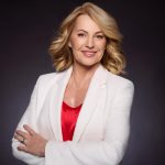 Nadia Comăneci întâmpină Sărbătorile cu un mesaj special: 2026, anul marilor provocări olimpice – VIDEO