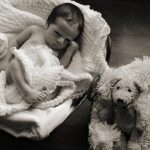 Primul copil născut, într-un sat, după 30 de ani. Bebelușul a devenit vedetă locală