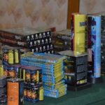 Peste 10 tone de petarde și artificii ilegale ridicate de către polițiști în urma unor percheziții. Un bărbat a fost reținut