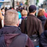 Populația României a revenit la nivelul anilor ’70. Câți români vom mai fi în 2100, dacă se continuă trendul actual