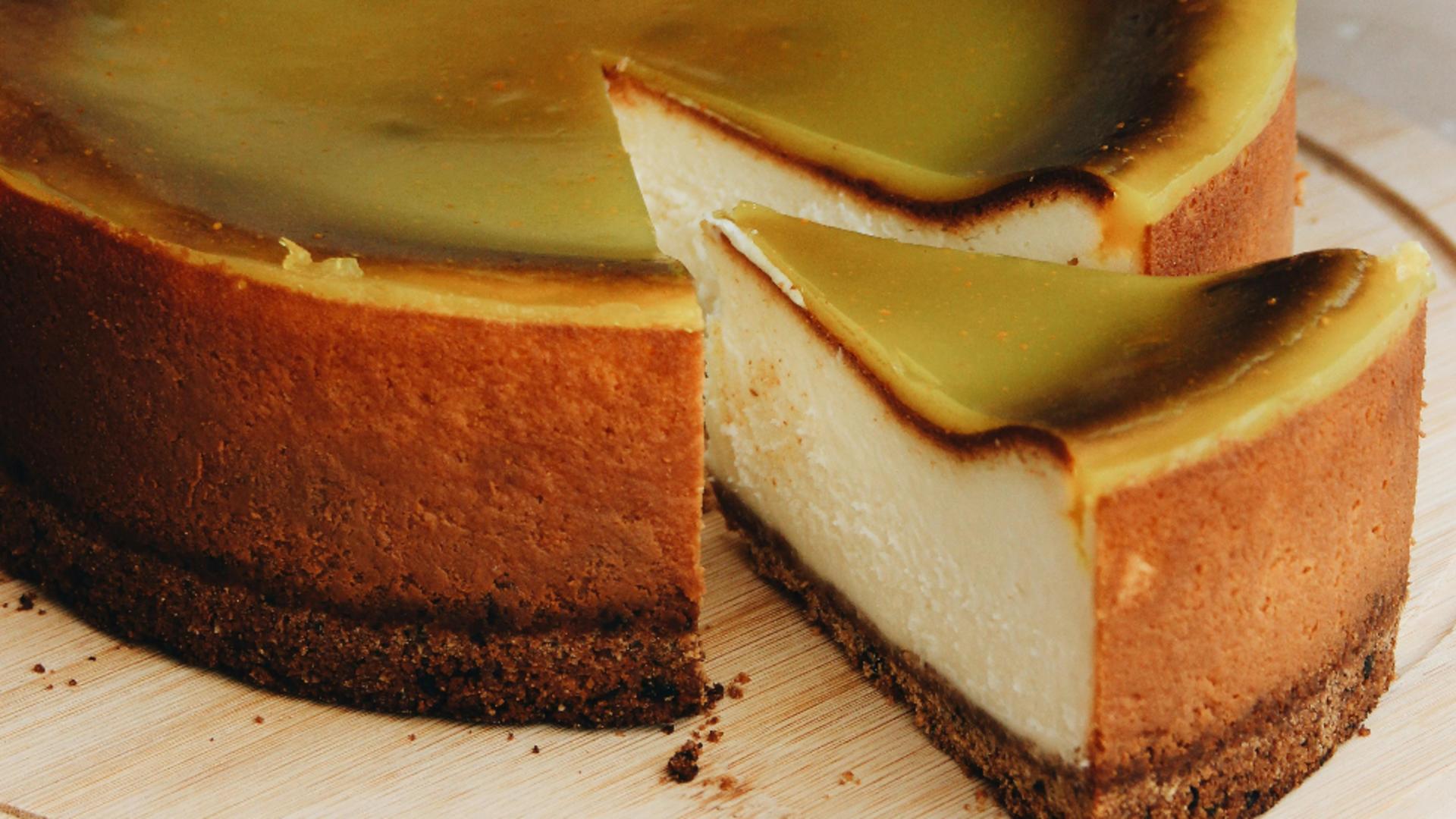 Prăjitură cu brânză. Un desert perfect pentru sărbătorile de iarnă. Delicioasă și simplu de preparat