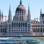 Lovitură financiară pentru Ungaria: Budapesta a ajuns în categoria „junk”, iar investitorii fug pe capete