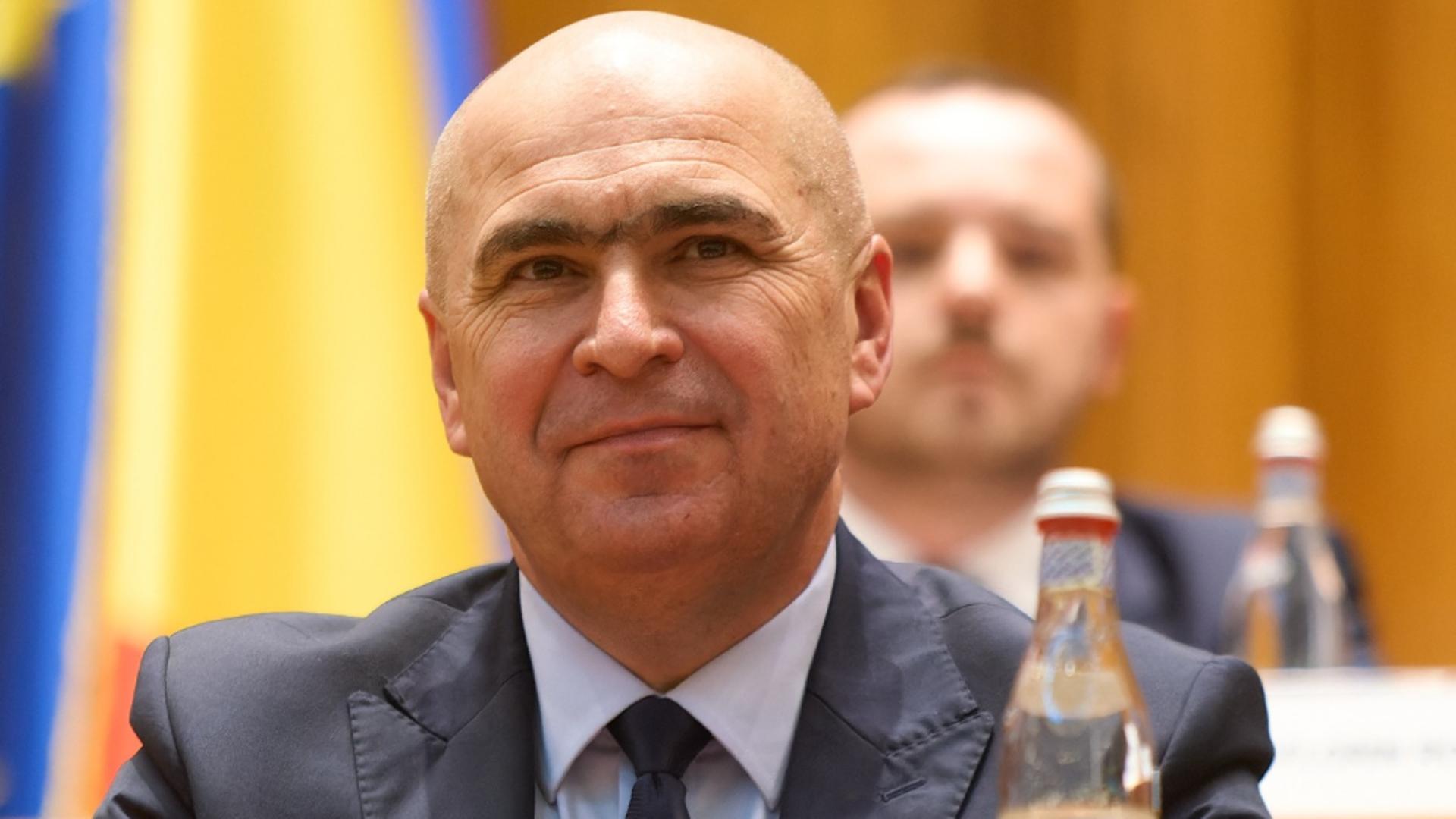 Bolojan a surprins Guvernul chiar înainte de sărbători. Ce cadou le-a  făcut ministrilor în ultima ședință din acest an