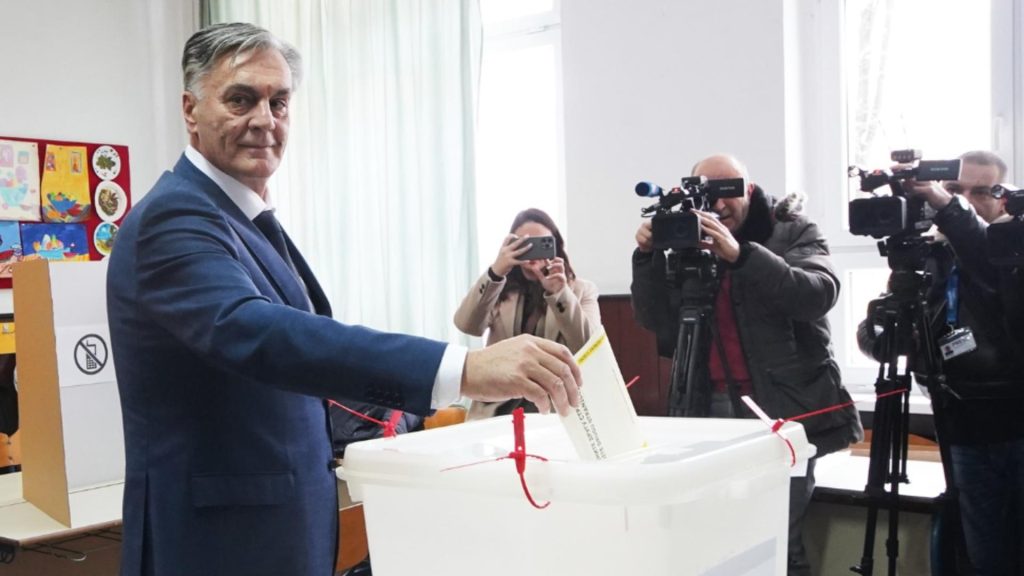 Anulare parțială a alegerilor din Bosnia din cauza „neregulilor”. Diferența dintre cei doi contracandidați este de sub 10.000 de voturi