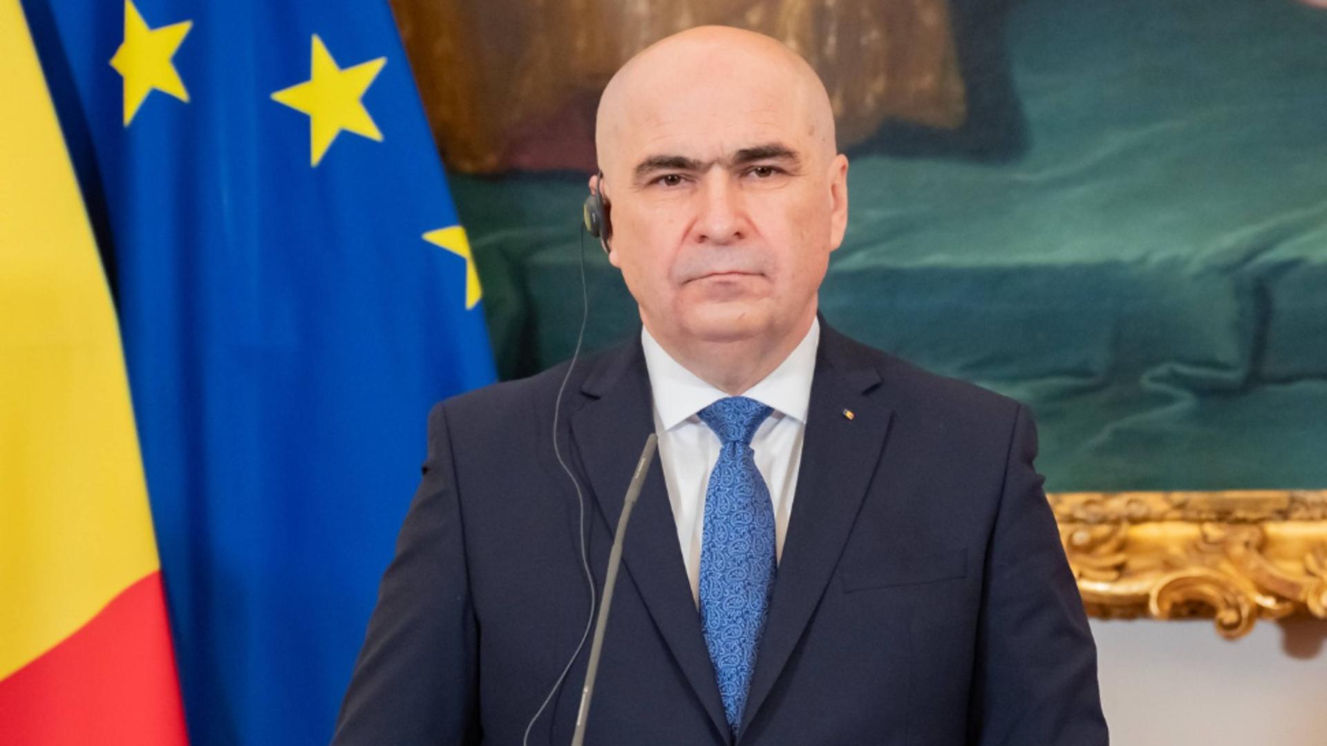 Deși i se clatină scaunul, Ilie Bolojan continuă să sfideze. Prima reacție după anunțarea moțiunii de cenzură