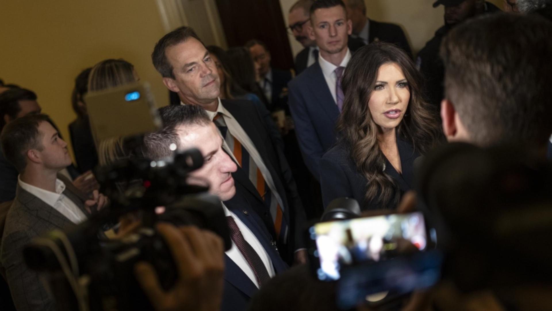 SUA măresc stimulentul de ieșire pentru migranți. Cu cât îi plătesc ca să plece din țară