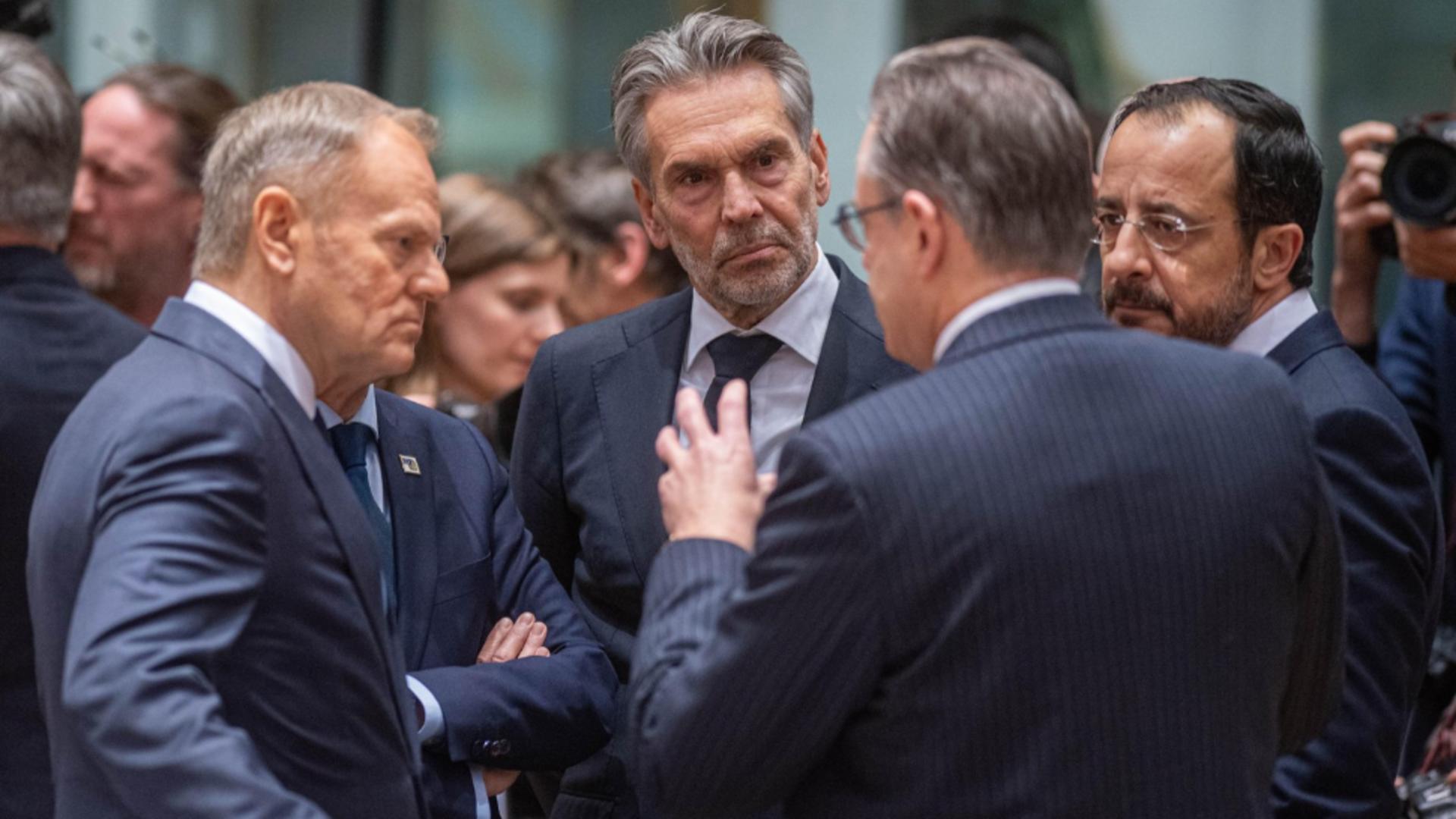 Bolojan primește marți un oaspete important. Vizită strategică și deplasare la o bază aeriană din România