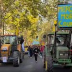 Mobilizare uriașă în Franța! Fermierii au aruncat cu bălegar pe pereții Guvernului