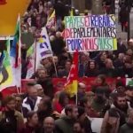 Proteste masive în Franța: zeci de mii de oameni în stradă. Școli închise, trenuri blocate și administrația paralizată