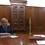 Kremlinul, prins pe picior greșit: amănuntul din biroul lui Putin care contrazice propaganda oficială