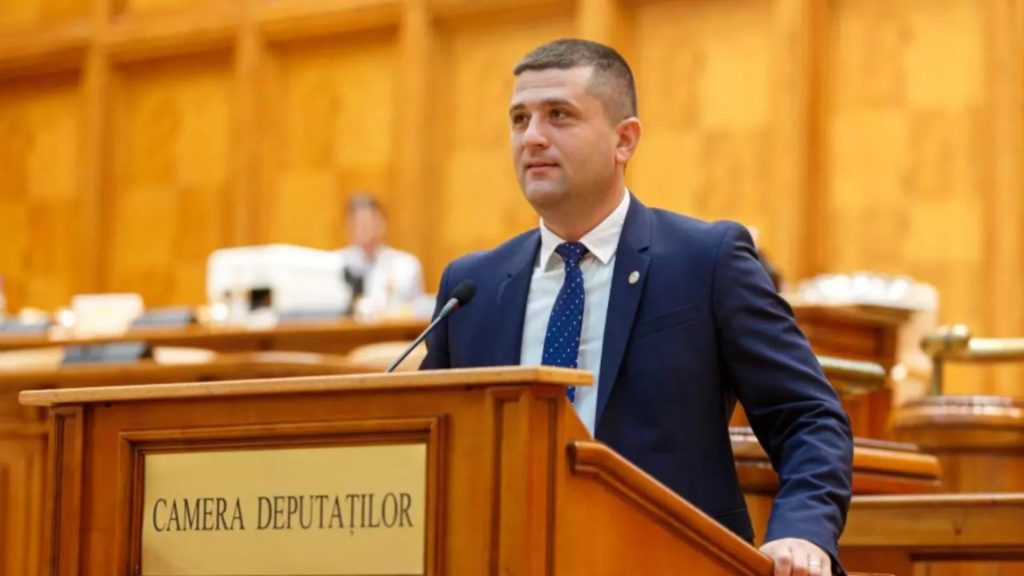 Radu Miruță s-a răzgândit după ce a spus că ia două salarii: ”Am greșit, încasez doar un salariu”