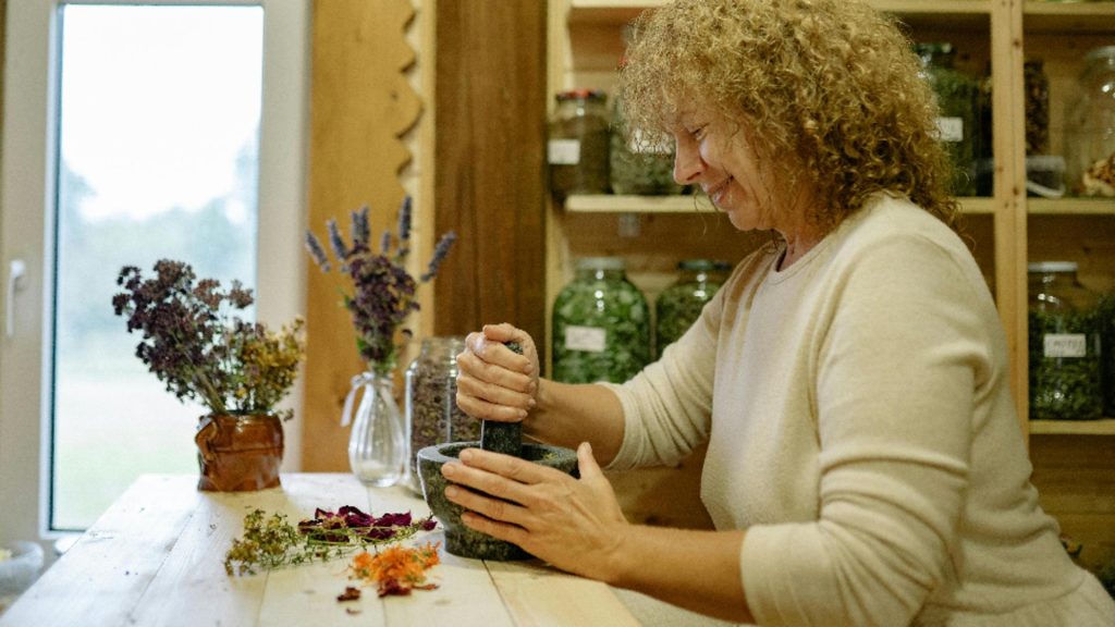 Remedii naturiste folosite de bunicile noastre și confirmate azi de știință