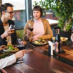 Adevărul din culisele restaurantelor: 5 mâncăruri pe care bucătarii nu le-ar comanda niciodată