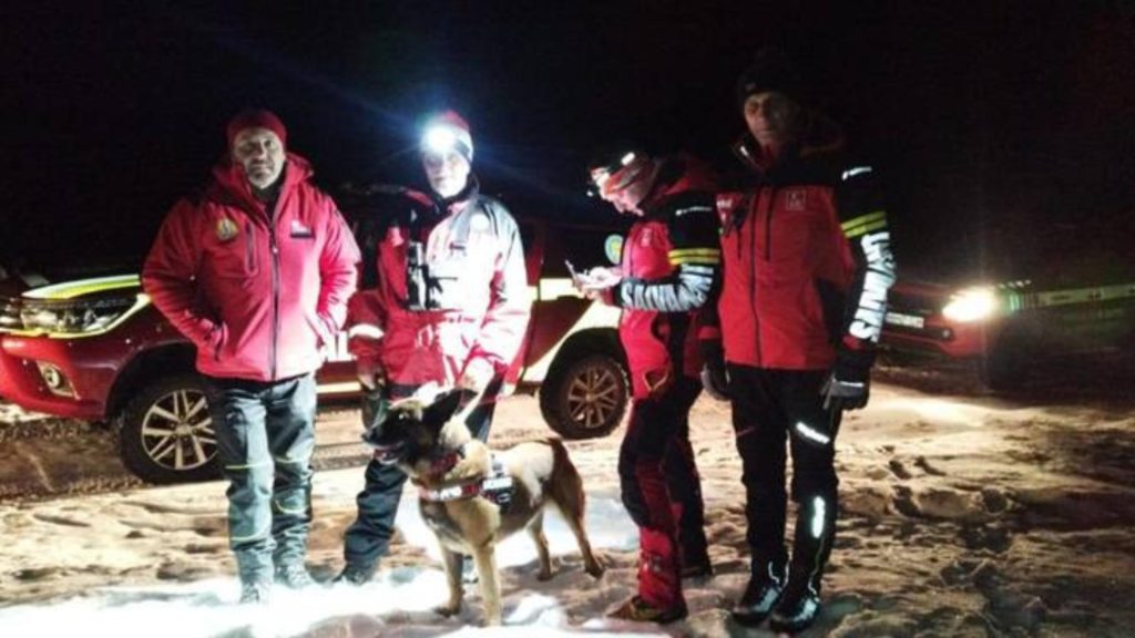 Misiuni Salvamont pentru găsirea unui bărbat dispărut și pentru sprijinirea unor turiști confruntați cu urși pe traseu