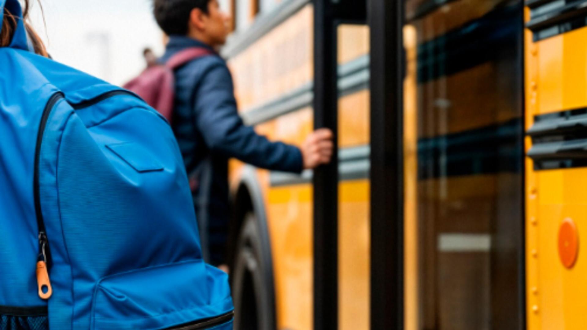 Vești bune pentru elevi: transport gratuit și pe perioada examenelor de bacalaureat și evaluare națională