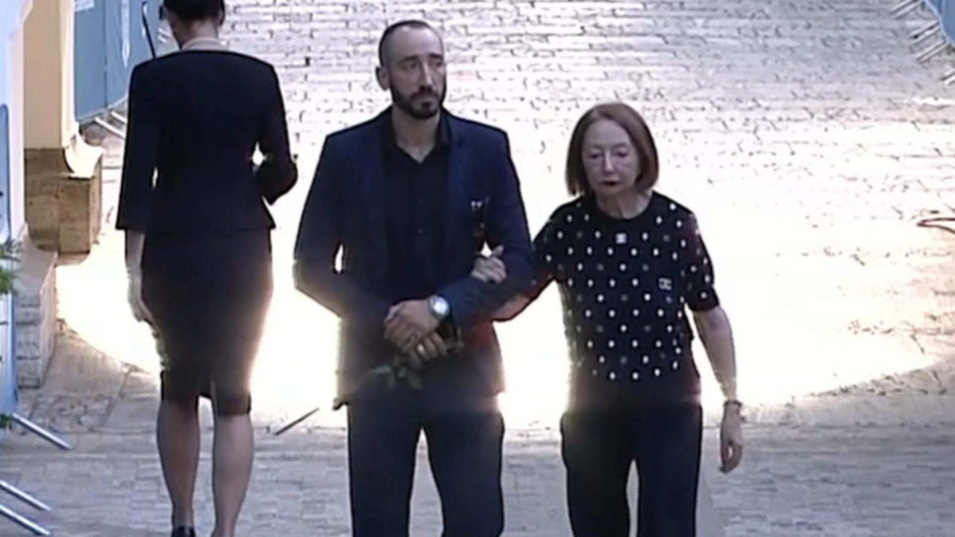 Presupusul iubit cu 50 de ani mai tânăr al Rodicăi Stănoiu rupe tăcerea. Ce fel de relație a fost între cei doi