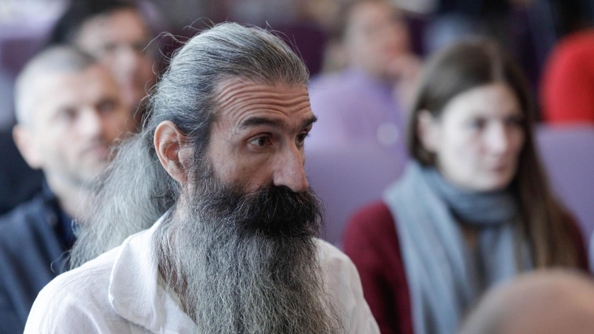 Un nou dosar pentru Stegarul dac, acuzații de ultraj. Cezar Avrămuță poate să ajungă iar în spatele gratiilor