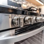 Cum setăm cuptorul pentru a coace un cozonac crocant? Așa evităm arderea deasupra și obținem o coacere uniformă