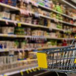 Plafonarea prețurilor la alimente, mai mult rea, decât bună. Economiștii spun că duce la creștere, nu la mâncare ieftină pe rafturi