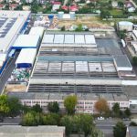 Încă o fabrică se prăbușește sub biciul măsurilor economice. Odinioară profitabilă, unitatea care producea centuri de siguranță și scaune auto pentru copii a fost scoasă la mezat