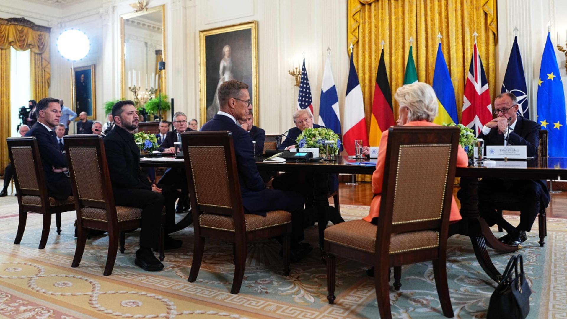 Europa se simte „trădată” de strategia de securitate a SUA, „America First”, dar nu ar trebui să răspundă cu aroganță