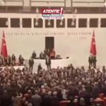 Scandal monstru în Parlament: deputații din Turcia s-au luat la bătaie