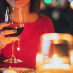 Ce se întâmplă în corpul nostru dacă bem zilnic un pahar cu vin. Ce spun cercetătorii