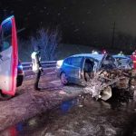 Tragedie în Ajun de Crăciun: un mort și trei răniți după un accident între două mașini