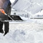 Trucul genial care te va ajuta să își deszăpezești locul de parcare și curtea. Este extrem de simplu și de rapid