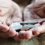 Val de revoltă după ce Bolojan a majorat chiar și de trei ori impozitele. Ce mesaje îi transmit românii lui „Ilie Sărăcie” – VIDEO