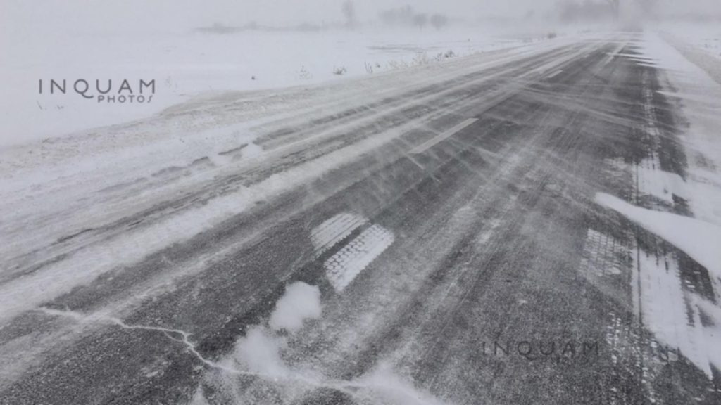 Alertă meteo: ninsoare puternică, viscol și vânt până sâmbătă seară. A fost emis Cod galben și portocaliu – HARTA cu zonele vizate
