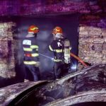 Incendiu puternic la Buimăceni, în județul Botoșani: depozit, service auto și vopsitorie, cuprinse de flăcări FOTO