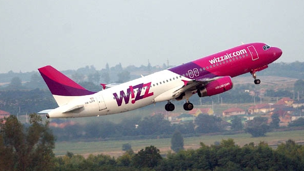 Incident pe Aeroportul din Sibiu. O aeronavă Wizz Air a derapat pe pistă, imediat după aterizare