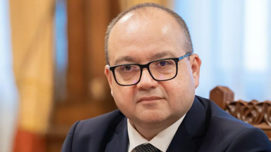 „România a fost salvată în 2025 de pe marginea prăpastiei” – Consilierul lui Nicușor Dan îi sfidează pe românii sărăciți