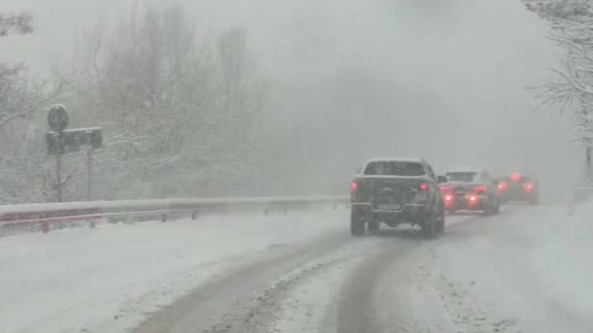 Trafic aglomerat pe DN1, cu coloane de mașini la Comarnic, Bușteni și Sinaia: cozi de de 7 kilometri