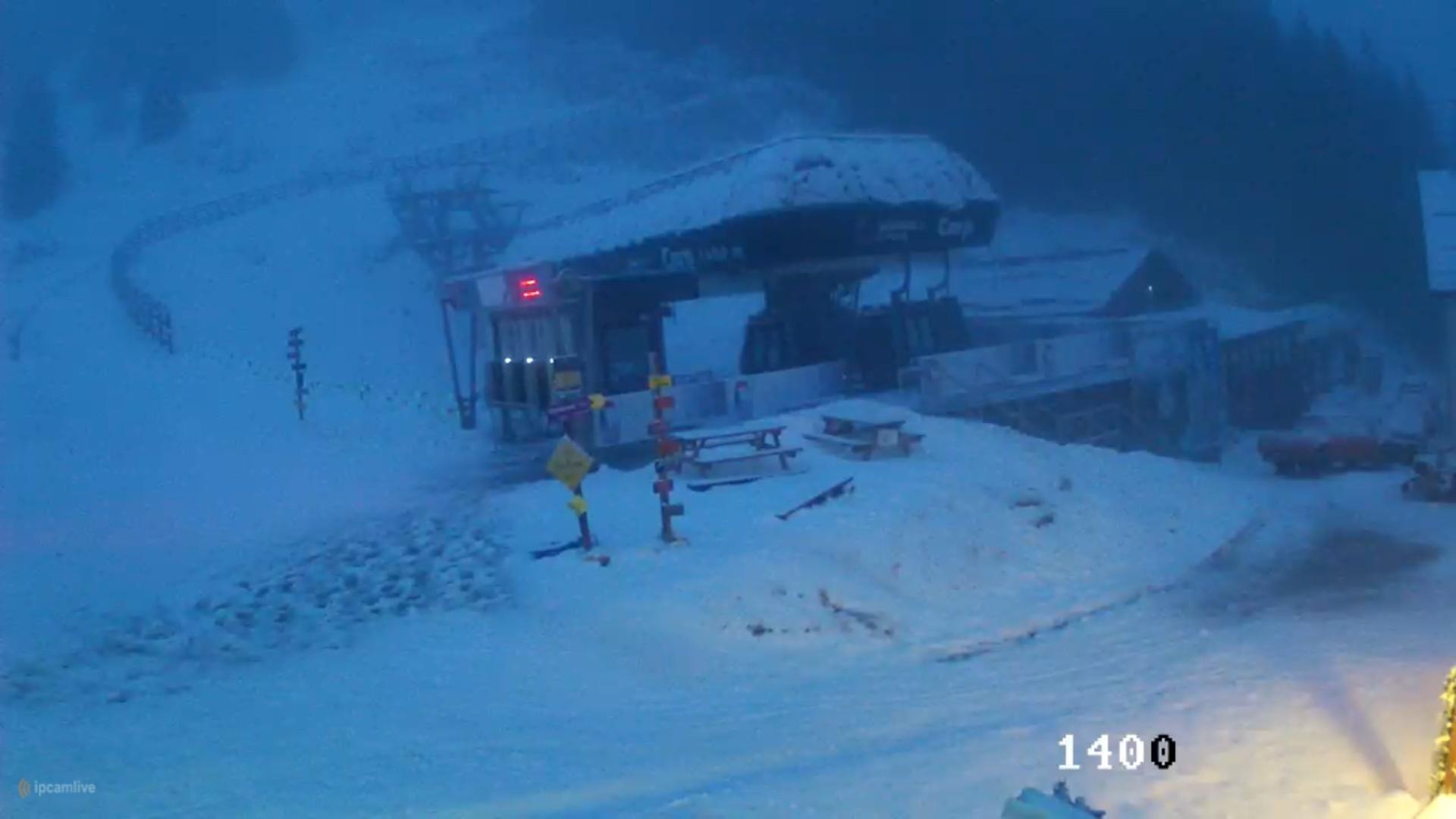 Avertizare vânt puternic în Sinaia: telecabinele de altitudine nu funcționează cu publicul: „Pârtiile sunt îmbibate cu apă ca urmare a ploilor”