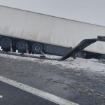 Trafic restricționat pe A1, în județul Sibiu, din cauza unui TIR răsturnat FOTO