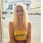 A glumit ani la rând pe seama unei umflături din gât. Diagnosticul primit ulterior i-a schimbat viața unei tinere de 25 de ani