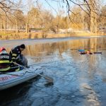Un indian a salvat fetița de 5 ani căzută în lacul înghețat din Craiova. Bărbatul a ajuns la spital cu hipotermie severă
