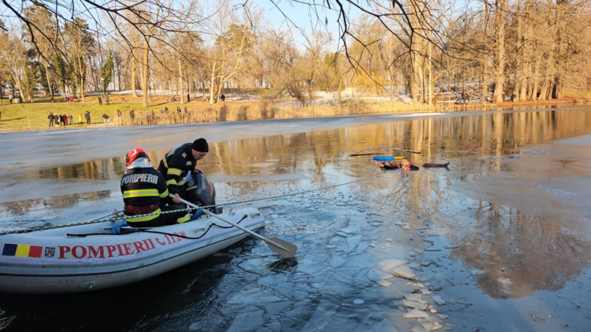 Un indian a salvat fetița de 5 ani căzută în lacul înghețat din Craiova. Bărbatul a ajuns la spital cu hipotermie severă