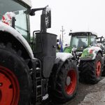 Fermierii vin să protesteze la fereastra lui Bolojan. Măsurile lui Ilie „Sărăcie” îi aduc în sapă de lemn – VIDEO