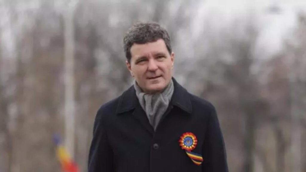 Bilanț în roz într-o realitate gri. Nicușor Dan se laudă cu stabilitatea țării, în timp ce românii sunt striviți de taxe și inflație | VIDEO