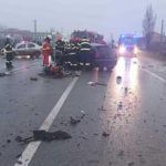 Accident mortal în ziua de Bobotează. O persoană a murit, iar alte cinci sunt rănite, printre care și doi copii